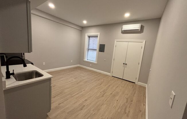 Studio, 1 bath, $1,170, Unit 407