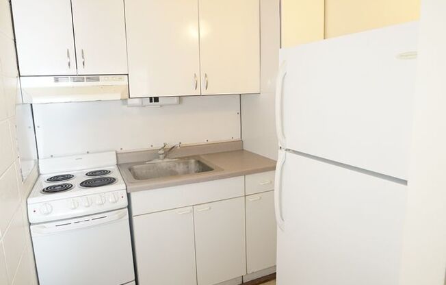 1 bed, 1 bath, $1,090, Unit 1F