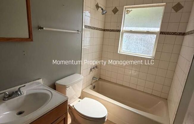 Cozy 1 Bedroom Single Family Home in St. Pete!