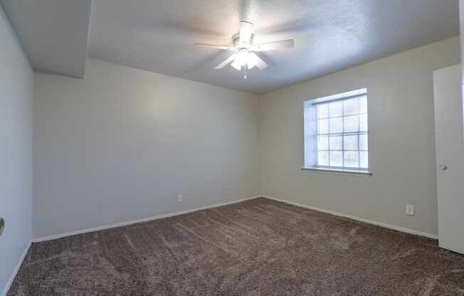 1 bed, 1 bath, 614 sqft, $950, Unit 105