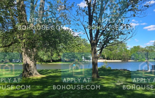 AVAILABLE SOON! LAKEFRONT 2 BED 1.5 BATH HOME W/OFFICE!