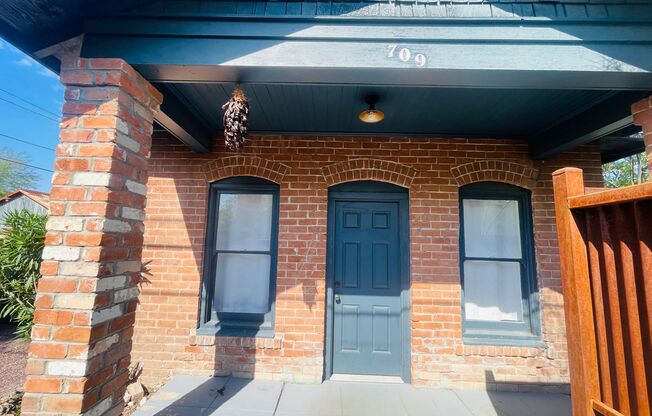 COMING SOON! 1 Bed / 1 Bath Cottage in U of A Neighborhood!