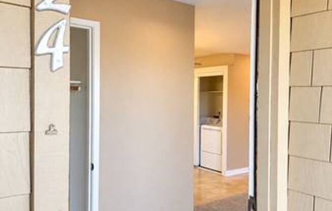2 beds, 1 bath, 850 sqft, $1,695, Unit 233