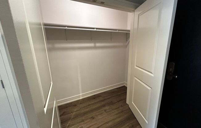 1 bed, 1 bath, 681 sqft, $2,625, Unit 952-609