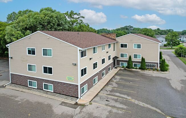 2 beds, 2 baths, $1,350, Unit 1308 E Gaylord 2BR