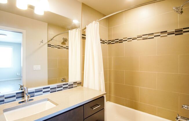 Studio, 1 bath, $1,185, Unit 304