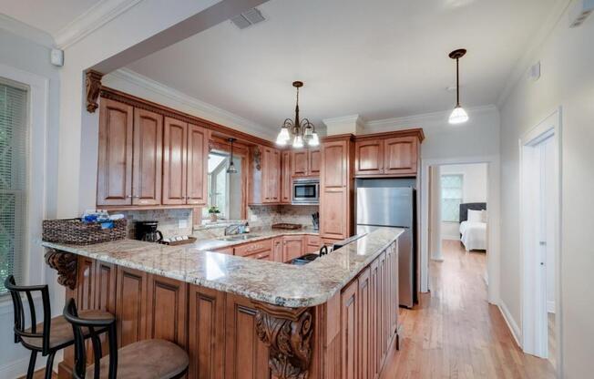 440 W. Mistletoe Ave