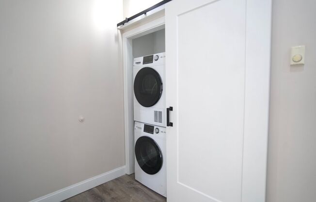 1 bed, 1 bath, 775 sqft, $2,400, Unit 76-6