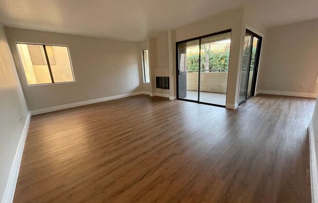 BEAUTIFUL AND SPACIOUS 3 BED CONDO IN SYLMAR