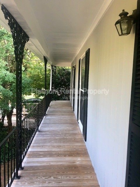 5614 CHAMBLEE DUNWOODY RD