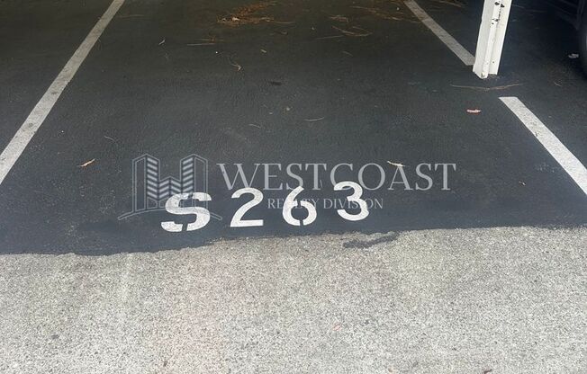 ***$500-OFF Move In Special**** Charming Updated End-Unit Condo in a Beautiful Tree-Lined Community!