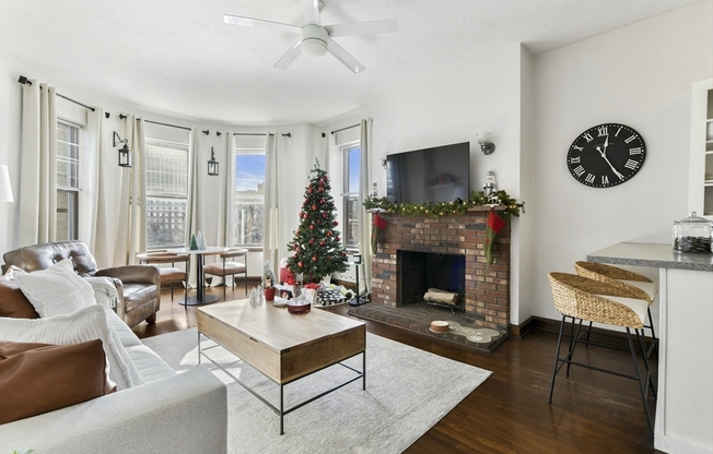 411 Marlborough St 9T