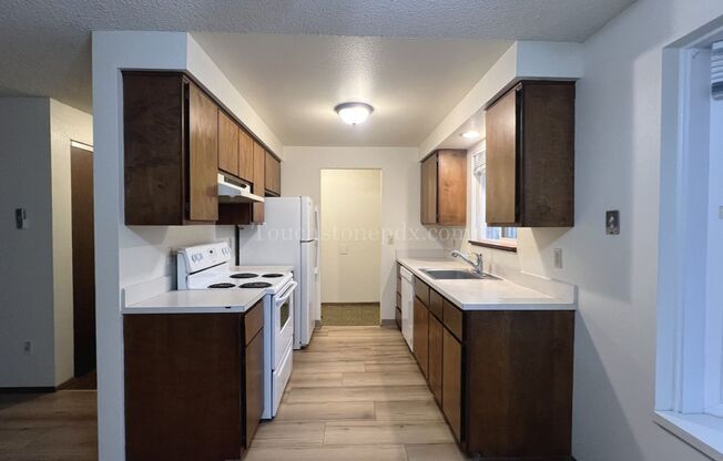 2 beds, 1 bath, $1,625, Unit 1403