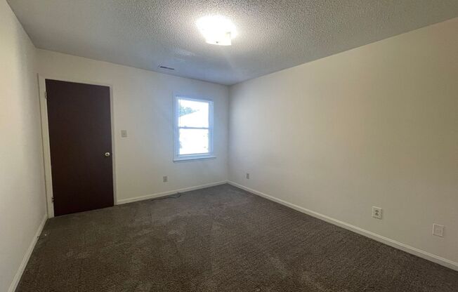 2 beds, 1 bath, $895