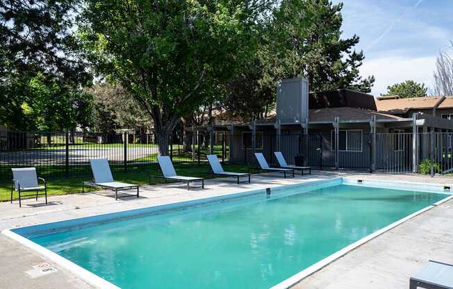 Arlo on 10th | Outdoor Pool