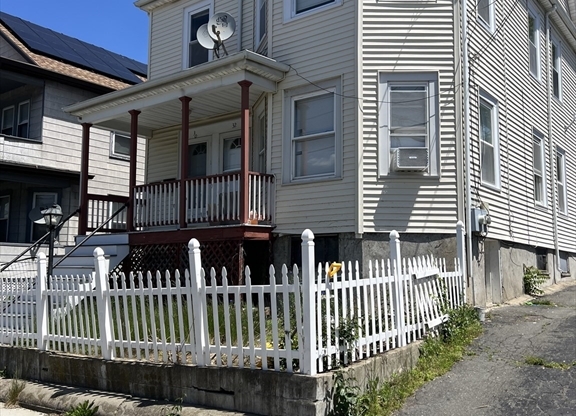 30 32 JAMES ST