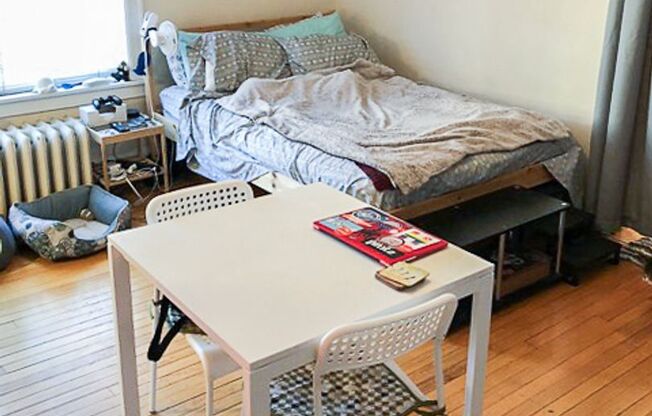 Studio, 1 bath, 350 sqft, $1,185, Unit 1948-2U