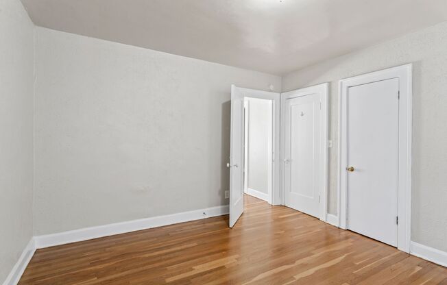 2 beds, 1 bath, 1,300 sqft, $1,295, Unit 5305 Charlotte St. Unit 2