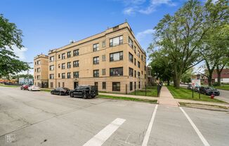 7003 S Harper