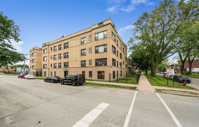 7003 S Harper