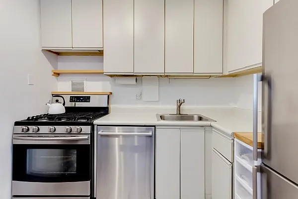 330 E 75 ST