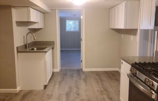 3 beds, 1 bath, $1,500, Unit Unit B