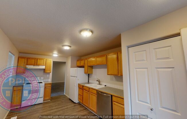 3 beds, 2 baths, 1,200 sqft, $1,995, Unit C