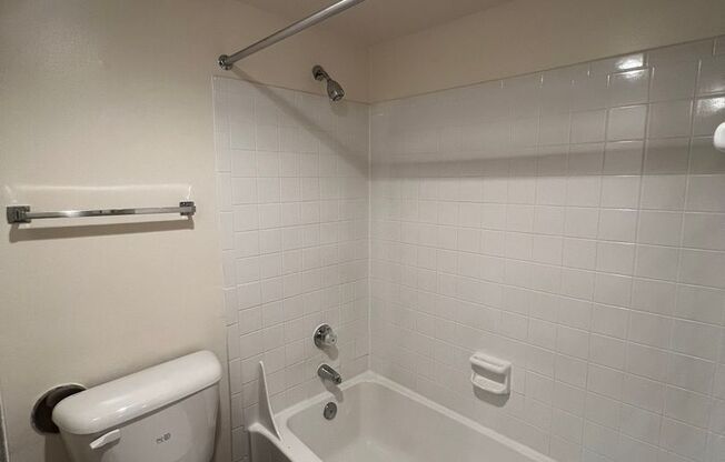 2 beds, 2 baths, 1,057 sqft, $1,875, Unit 1017 C #2A