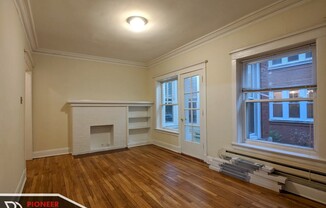 4421 N Wolcott Ave