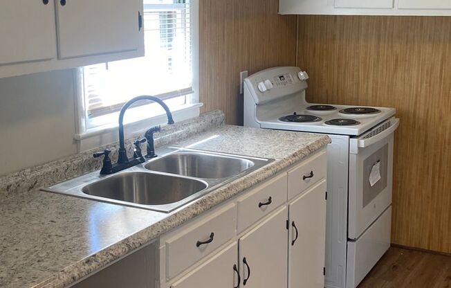 Three bedroom, one bath house in Hillsborough-Free washer and dryer!!