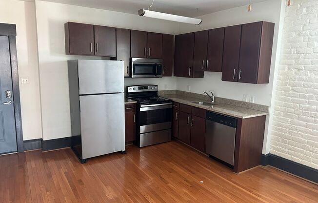 1 bed, 1 bath, 505 sqft, $995, Unit Apt #4