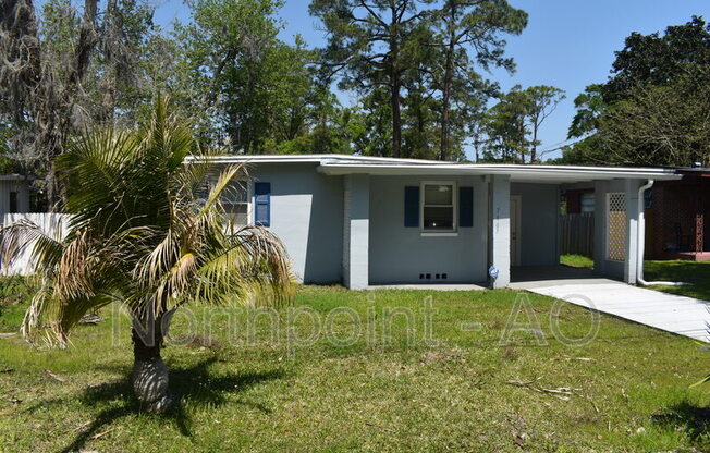 3 beds, 1 bath, 950 sqft, $1,295