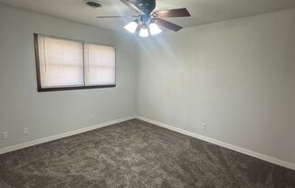 2 beds, 1 bath, $750, Unit Apt #2