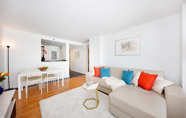1 bed, 1 bath, 663 sqft, $3,400, Unit 1027