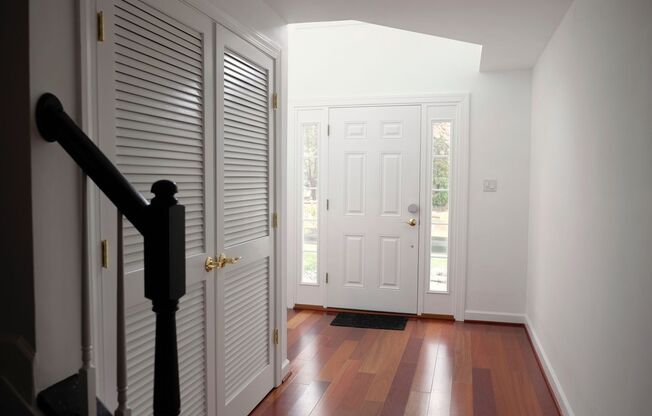 Beautiful Brick Townhouse in Parker Farm!
