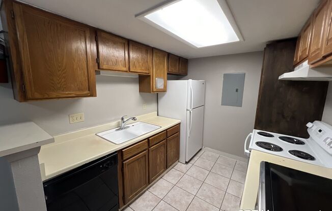 3 beds, 2 baths, $2,095