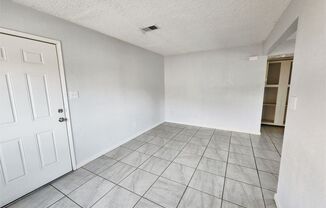 1 bed, 1 bath, 674 sqft, $850, Unit 5