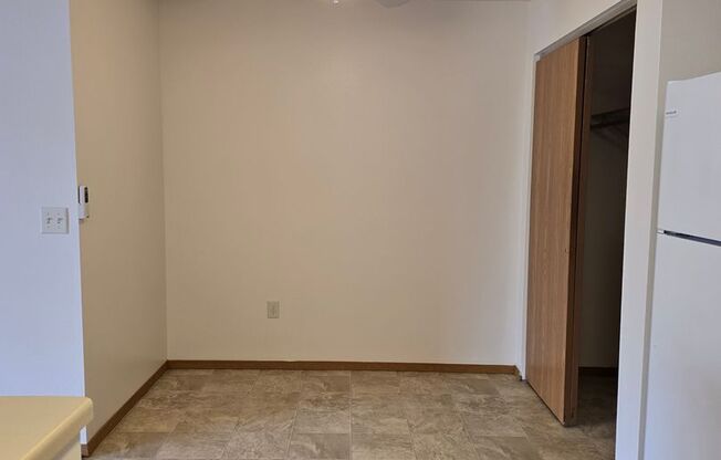 2 beds, 1 bath, 850 sqft, $1,259, Unit PL   7507
