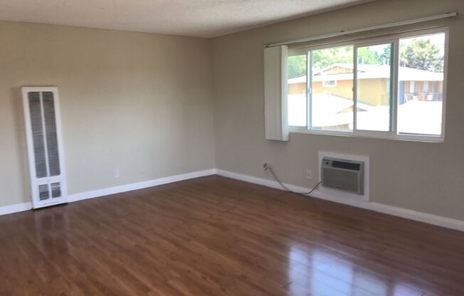 1104-1118 E. FRANKLIN AVENUE