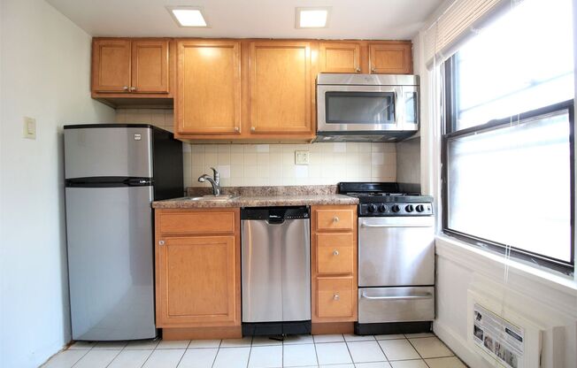 1 bed, 1 bath, $1,420, Unit #C305