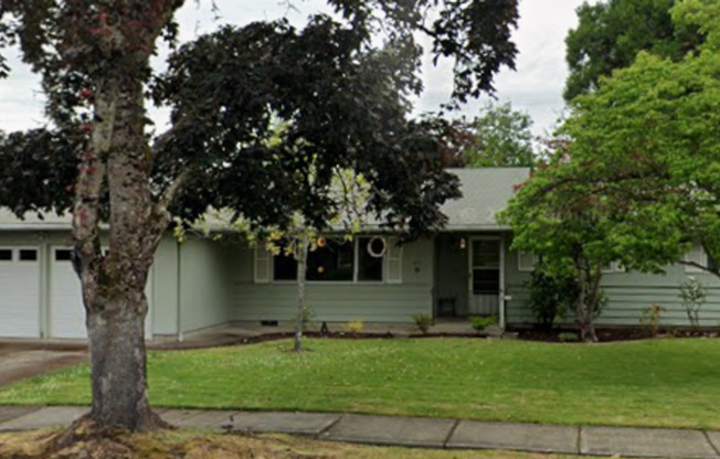 Winter Special-$500-1st Months Rent-Beautiful Three Bedroom Home