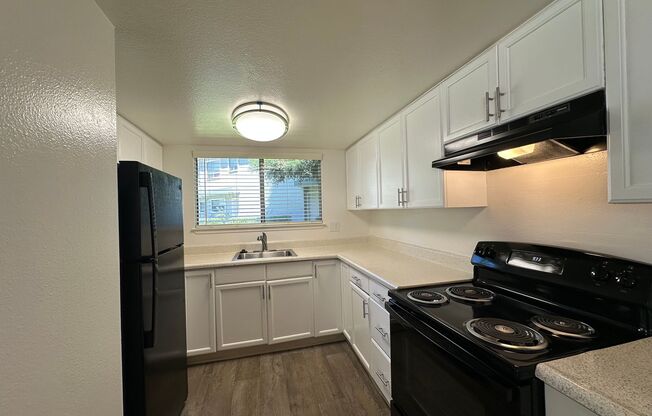 3 beds, 1.5 baths, 1,025 sqft, $2,275, Unit 490004