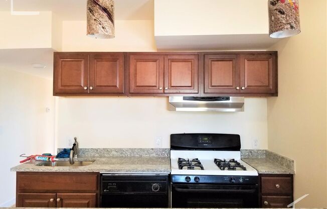 HOT ALLSTON LISTING!!!!