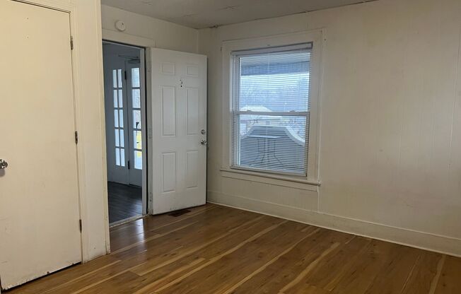 1 bed, 1 bath, $625, Unit Unit 3