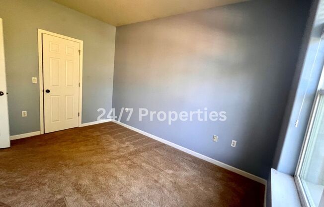 3 beds, 2 baths, $2,895