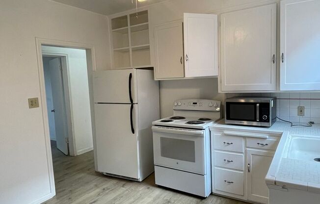 1 bed, 1 bath, 550 sqft, $1,095, Unit Unit 9