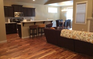 3 beds, 2 baths, $2,495, Unit UNIT E