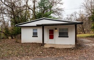 2 BED, 1 BATH LOCATED ONE MILE FROM IU CAMPUS