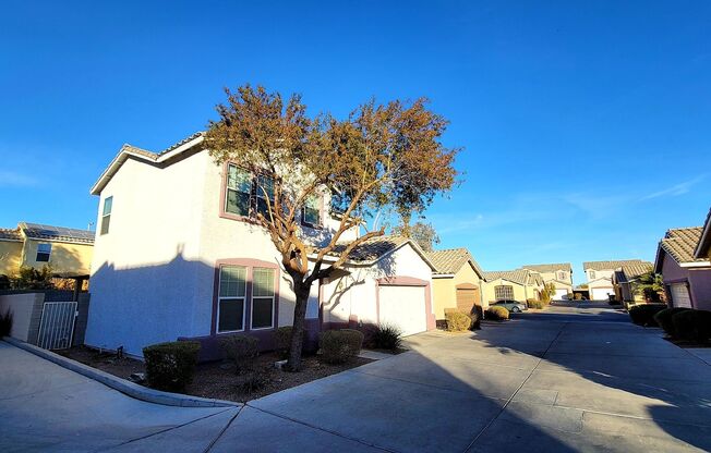 4947 Droubay Dr - 3 bedrooms, 2.5 bathrooms , 1,730 sqft