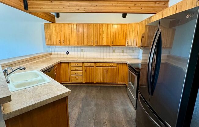 Well Maintained 3 bedroom end unit Townhome in Cheyenne Mountain area